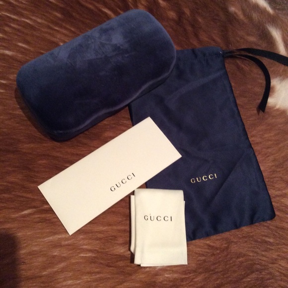 💯 Authentic Gucci sunglasses Gift Set! - Picture 2 of 3